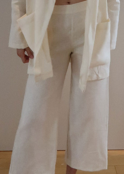 Linen trousers with pockets